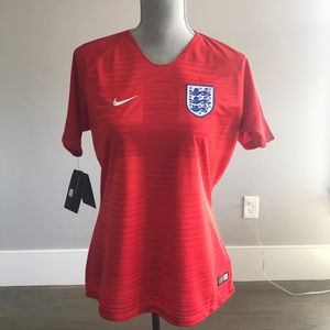 🏴󠁧󠁢󠁥󠁮󠁧󠁿 England slim-fit soccer shirt NWT